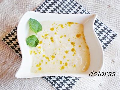 Salsa de yogur  con cebolla al curry