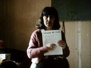 CIEN NIÑOS ESPERANDO UN TREN