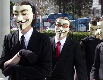 Anonymus promete Mostrar  intimidades de famosos