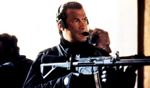 `Decisión Crítica´ -Seagal sale de escena y le deja el marrón a Russell-