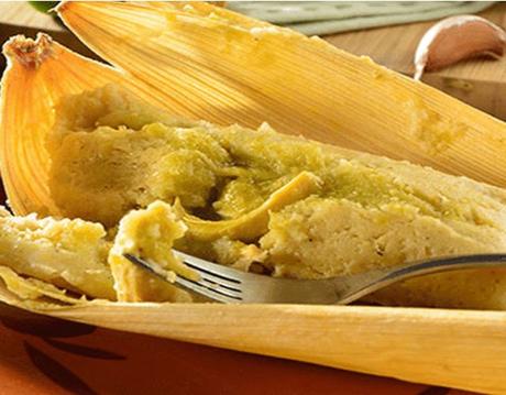 Tamales en salsa verde Tamales en salsa verde