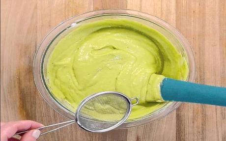 Mousse de aguacates y gambas