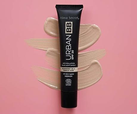 Dos Productos de Alma Secret que No Pueden Faltar en tu Rutina de Belleza urban-bb-cream-spf-20-textura