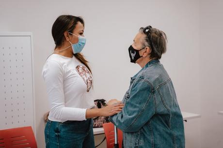 Fundación United Way impulsa «Uniendo Fuerzas», un proyecto para fomentar la socialización de las personas mayores y promover la integración de personas refugiadas y migrantes en España