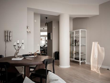 delikatissen scandinavian elegant apartment scandi design muebles de diseño nórdico men scandi decor grandes ventanales casas en arco decoración masculina decoración elegante decoración de diseño apartamento sueco diseño  