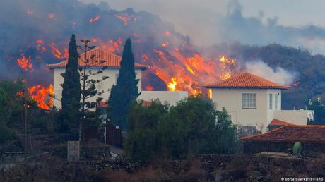 España: Bancos obligan a pagar hipoteca de casas sepultadas por el volcán de La Palma España: Bancos obligan a pagar hipoteca de casas sepultadas por el volcán de La Palma