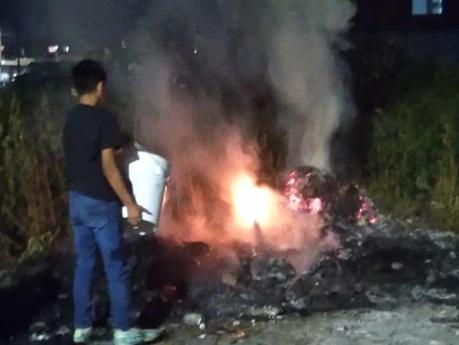 Niños apagan incendio en terreno baldío en Las Piedras