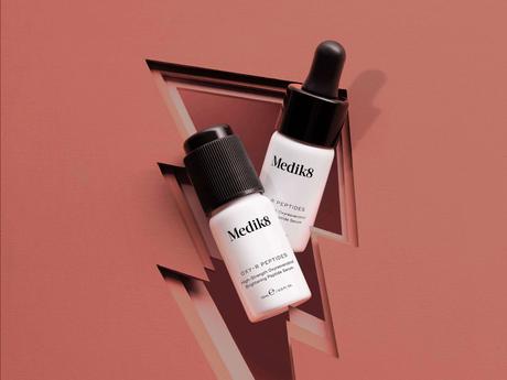 La firma cosmecéutica británica presenta la solución peptídica de alta potencia que combate la pigmentación