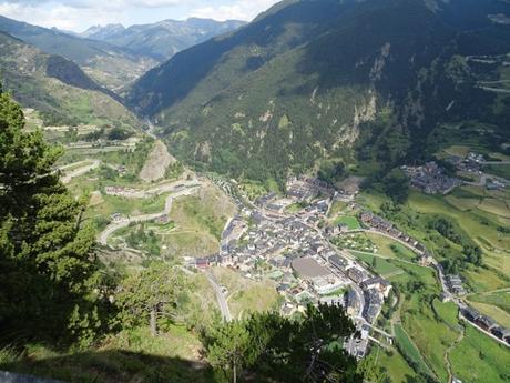 Mirador Roc del Quer: Un mirador de altos vuelos en Andorra. Mirador Roc del Quer: Un mirador de altos vuelos en Andorra.