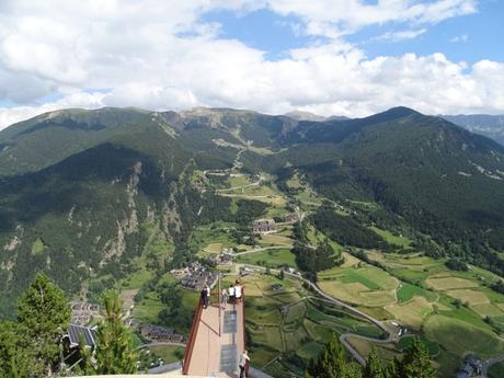 Mirador Roc del Quer: Un mirador de altos vuelos en Andorra. Mirador Roc del Quer: Un mirador de altos vuelos en Andorra.