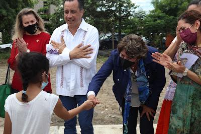 ENCABEZA DELFINA GÓMEZ ÁLVAREZ REUNIÓN DE ORGANIZACIÓN DEL MOVIMIENTO NACIONAL POR LA ALFABETIZACIÓN EN VERACRUZ ENCABEZA DELFINA GÓMEZ ÁLVAREZ REUNIÓN DE ORGANIZACIÓN DEL MOVIMIENTO NACIONAL POR LA ALFABETIZACIÓN EN VERACRUZ