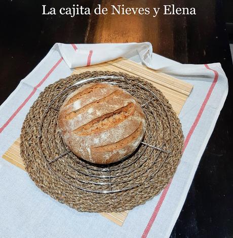 Pan de trigo y espelta con masa madre, dos refrescos y levado lento Pan de trigo y espelta con masa madre, dos refrescos y levado lento