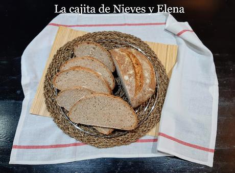 Pan de trigo y espelta con masa madre, dos refrescos y levado lento Pan de trigo y espelta con masa madre, dos refrescos y levado lento