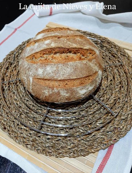 Pan de trigo y espelta con masa madre, dos refrescos y levado lento Pan de trigo y espelta con masa madre, dos refrescos y levado lento
