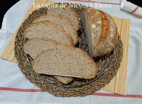 Pan de trigo y espelta con masa madre, dos refrescos y levado lento Pan de trigo y espelta con masa madre, dos refrescos y levado lento
