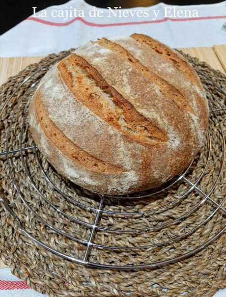 Pan de trigo y espelta con masa madre, dos refrescos y levado lento Pan de trigo y espelta con masa madre, dos refrescos y levado lento