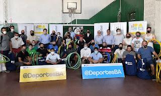 Equipamiento para clubes de barrio porteños