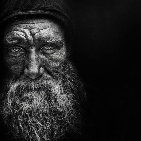 Puede ser una imagen en blanco y negro de una persona y barba