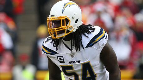 DE Melvin Ingram, jugando para los Chargers