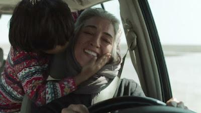 HIT THE ROAD (Jadde Khaki) (Irán, 2021) Vida normal, Melodrama