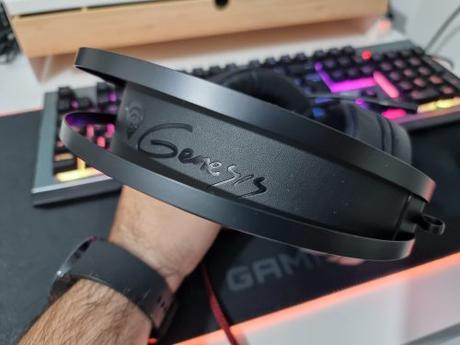 Genesis Neon 600 RGB, los cascos gaming más «reshulones»