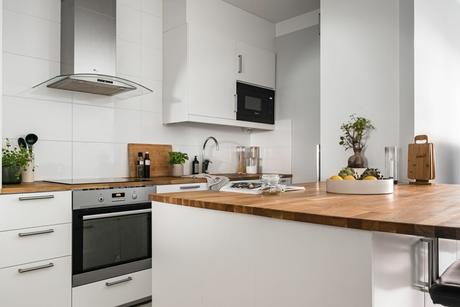 delikatissen white scandi kitchen tiny kitchen tiny apartment scandi kitchen open-plan open kitchen cocina pequeña diseño cocina nórdica abierta cocina escandinava cocina con península cocina blanca  