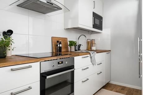 delikatissen white scandi kitchen tiny kitchen tiny apartment scandi kitchen open-plan open kitchen cocina pequeña diseño cocina nórdica abierta cocina escandinava cocina con península cocina blanca  