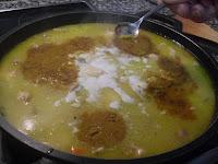 Cocinando pollo al curry