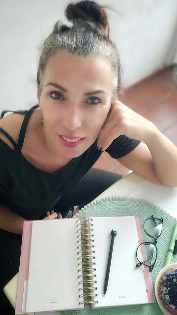 Un jueves, un relato: jueves, relato: dedicas?