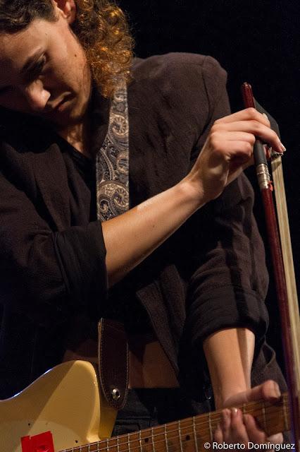 © Roberto Domínguez - Superstrings trio_MontMusic