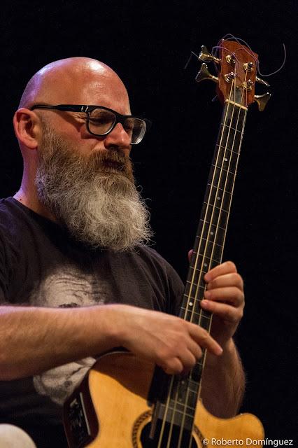 © Roberto Domínguez - Superstrings trio_MontMusic