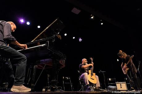 © Roberto Domínguez - Superstrings trio_MontMusic