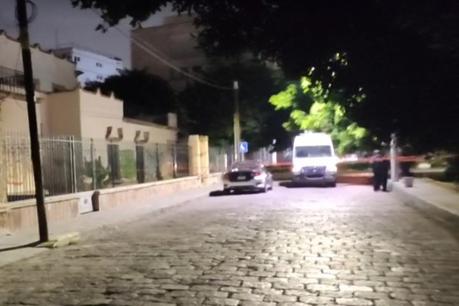 Encuentran a joven ahorcado en un árbol de Avenida Carranza