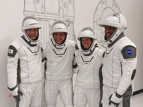 EEI: Astronautas de SpaceX usarán pañales de regreso a casa