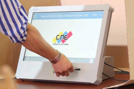 CNE culmina nueva auditoría de máquinas de votación para el 21N
