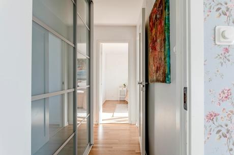 delikatissen scandinavian kitchen scandinavian apartament scandi style modern scandi decor kitchen island distribución abierta decoración nórdica decoración moderna cocina con isla cocina abierta apartamento sueco  