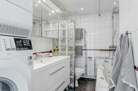 delikatissen scandinavian kitchen scandinavian apartament scandi style modern scandi decor kitchen island distribución abierta decoración nórdica decoración moderna cocina con isla cocina abierta apartamento sueco  