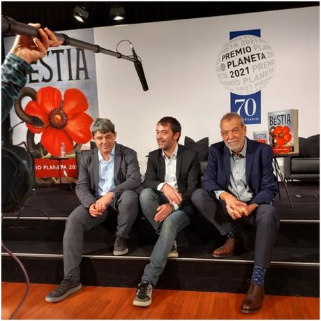 “Presentación Premios Planeta 2021” Paloma Sánchez-Garnica y un trío que Mola