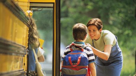 Seguridad infantil en el bus escolar