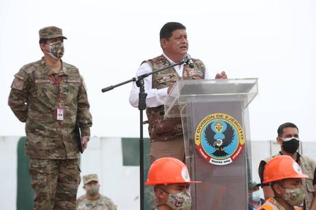 Ministro de Defensa de Perú presenta renuncia tras polémica sobre ascensos de militares Ministro de Defensa de Perú presenta renuncia tras polémica sobre ascensos de militares