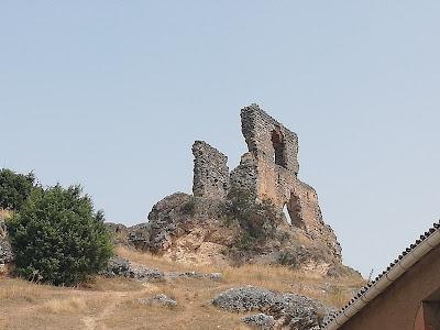 El castillo de doña Urraca y el puente árabe de Beleña de Sorbe