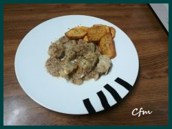 Colas de rape con almendras