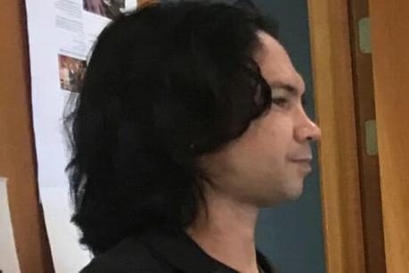 Enfoquen las luces al señor Yunior García Aguilera