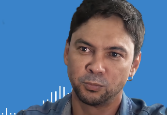 Enfoquen las luces al señor Yunior García Aguilera