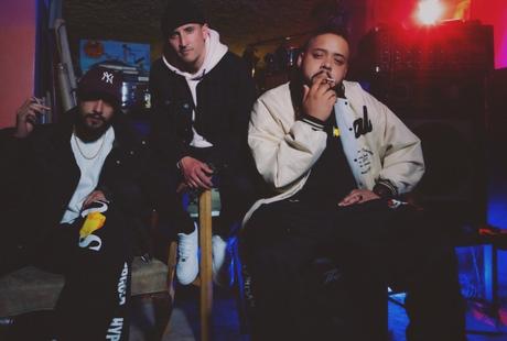 Javi Blues y Rap Bang Club le cantan a los amores intensos en ‘Qué voy a hacer’