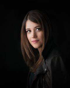 ENTREVISTA A ALEXANDRA BRACKEN (POR LORE) ENTREVISTA A ALEXANDRA BRACKEN (POR LORE)