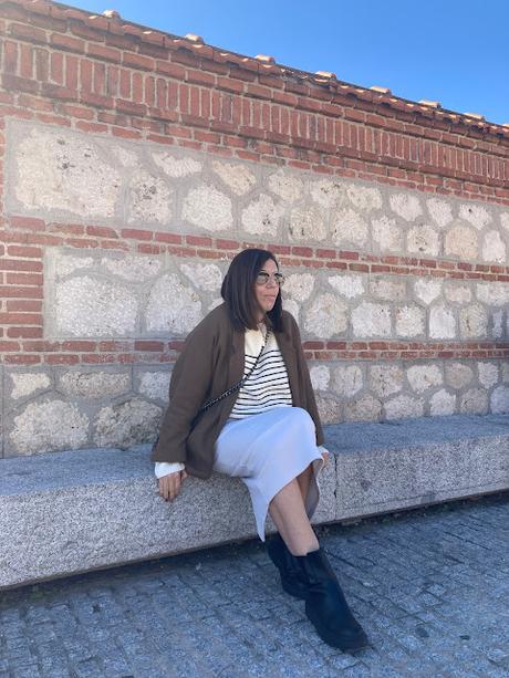 WARM AUTUMN.- WARM AUTUMN.-