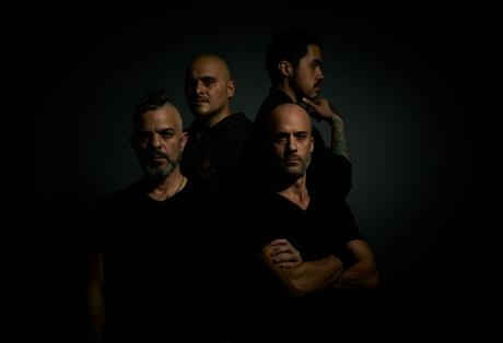 Mástil hará su debut oficial con un concierto enérgico y frenético