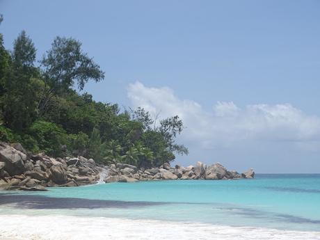 SEYCHELLES: LA PLAYA DE ANSE GEORGETTE EN PRASLIN Y EL CAMPO DE GOLF LEMURIA SEYCHELLES: LA PLAYA DE ANSE GEORGETTE EN PRASLIN Y EL CAMPO DE GOLF LEMURIA