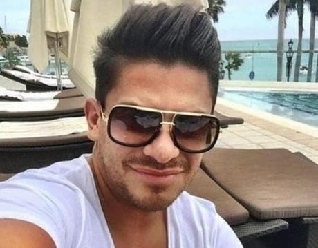 Oscarcito (@Oscarcito) se ganó las críticas por dejarse tocar sus partes íntimas (VÍDEO) Oscarcito (@Oscarcito) se ganó las críticas por dejarse tocar sus partes íntimas (VÍDEO)